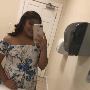 Meet your Posher, Yanet